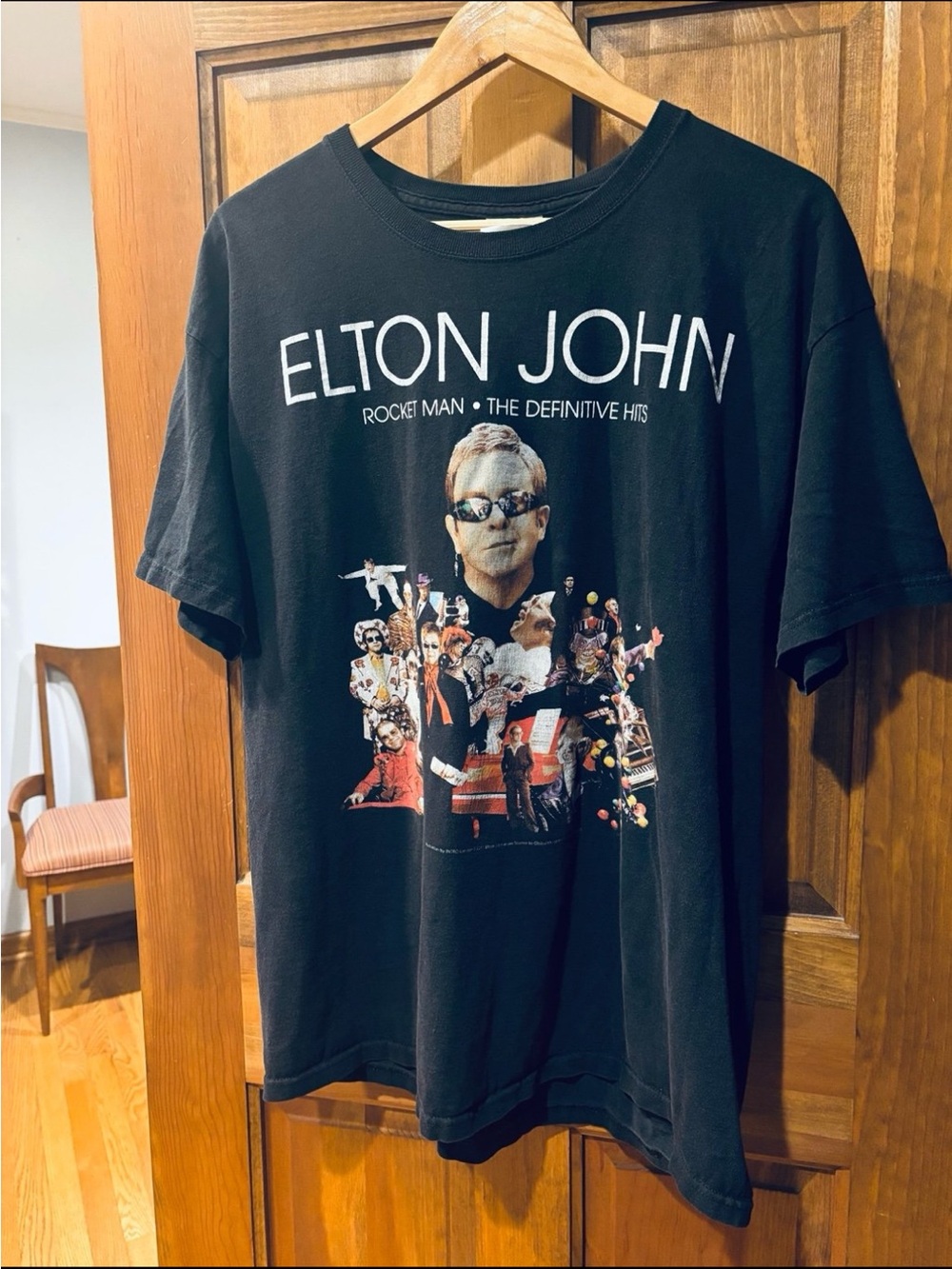 ELTON JOHN ROCKET MAN 2011 Tour HANES HEAVYWEIGHT T-Shirt